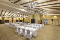 Indura Beach & Golf Resort. Curio Collection by Hilton - Wifi