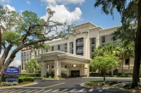 Hampton Inn & Suites Lake Mary at Colonial TownPark - Pet friendly