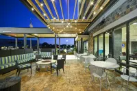 Home2 Suites by Hilton Decatur Ingalls Harbor - parking