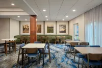 Fairfield Inn & Suites Frankfort - Bãi đậu xe