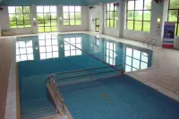 The Wiltshire Hotel, Golf and Leisure Resort - Yüzme Havuzu