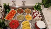 Hotel le Roi Raipur at Raipur Railway Station - servizio colazione