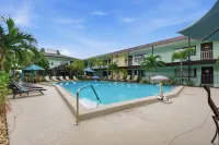 Island House Resort Hotel - Pools