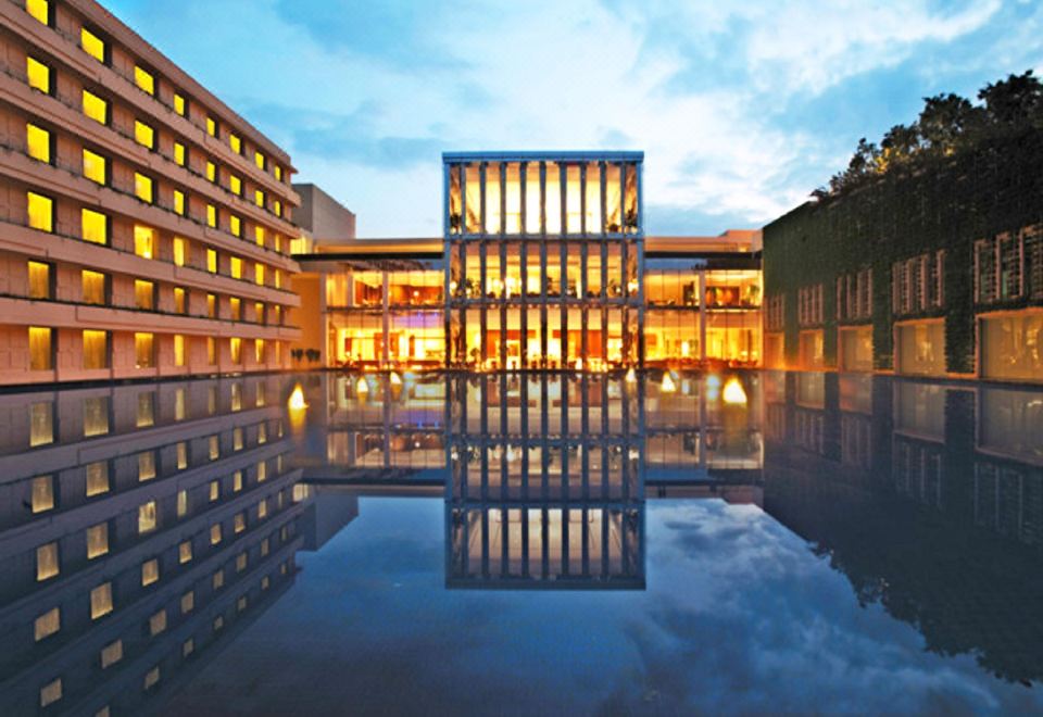 The Oberoi Hotel Gurgaon Over view