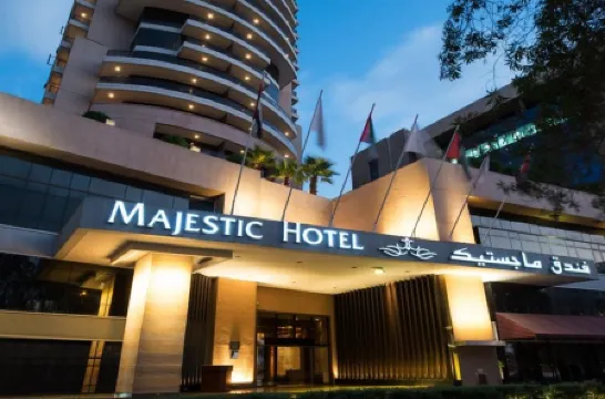 마제스틱 시티 리트리트 호텔