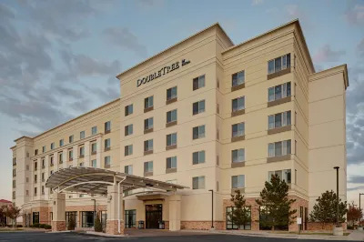 DoubleTree by Hilton Denver International Airport Hotels near Denver International Airport