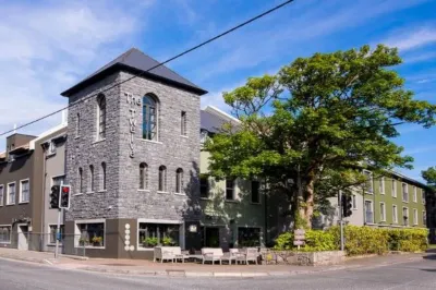 The Twelve Hotel Hotels in 