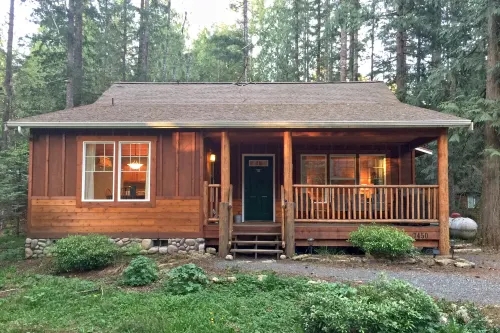 Glacier Springs Cabin 2Bedrooms, 2 Baths - Hot Tub & Pet Friendly! Hotels in Deming