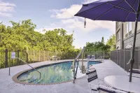 La Quinta Inn & Suites by Wyndham Sebring Hotels in Sebring