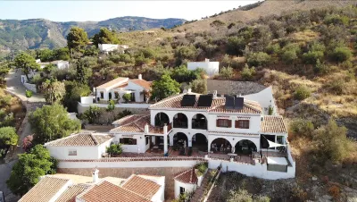 Casa Roble B&B