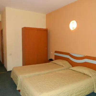 Elizeu Hotel Hoteles cerca de The North Train Station