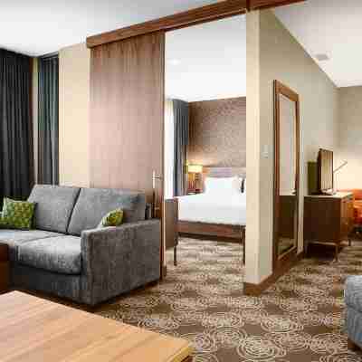 Hilton Montreal/Laval Rooms