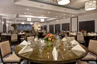 Embassy Suites by Hilton Syracuse Отели в г. Де Витт