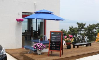 Changwon Santorini Pension