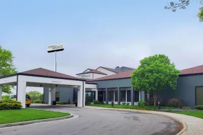 Sonesta Select Kansas City South Overland Park Hotels in Leawood