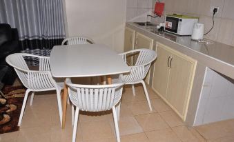 Latitude 1 Suites - Housity