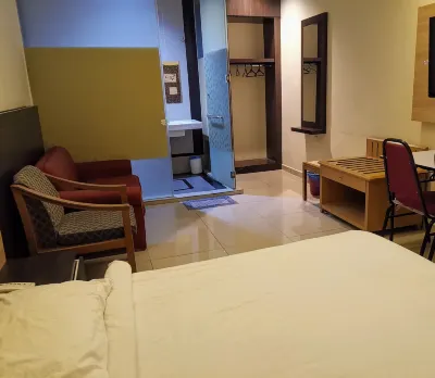 호텔 센터 포인트 탐핀 Kedai Biru 주변 호텔