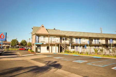 Motel 6 Sacramento, CA - Central