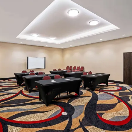 La Quinta Inn & Suites by Wyndham Tuscaloosa  University