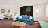 Super 8 by Wyndham Newburgh/West Point Near Stewart Airport - Motels