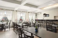 Days Inn by Wyndham Montreal East Hotels in Terrebonne
