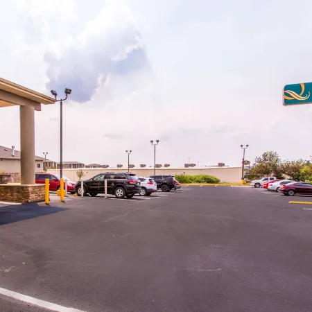 Quality Inn & Suites University