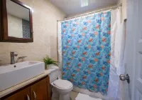 Fully Equipped 2Br Apt>dt–>5Mins to the Beach