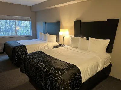 Okoboji Inn & Suites فنادق في Milford