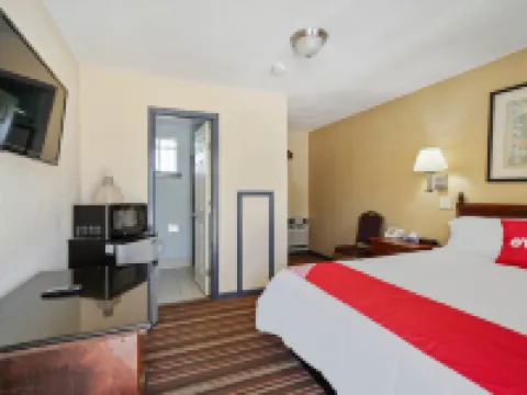 OYO Hotel Luling TX Downtown I-10/US-90 Hotels in Luling