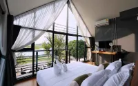 Canvas Family Home