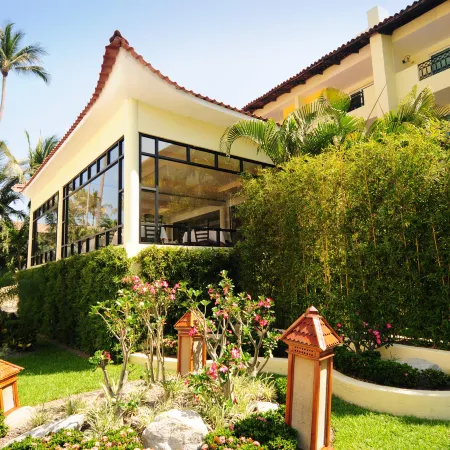 Crown Paradise Club All Inclusive