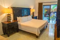 Hacienda Paradise Hotel Các khách sạn gần 5 Av. Nte.