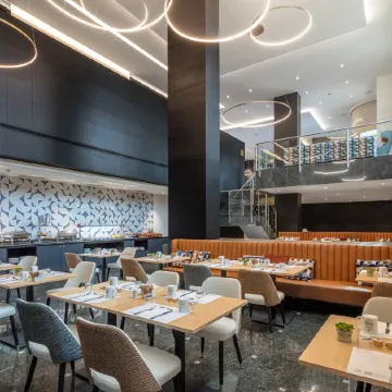 Eurostars Gran Madrid Отели рядом с достопримечательностью «Станция метро Montecarmelo»