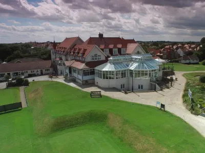 노스 쇼어 호텔 Butlins Caravan Hire 주변 호텔