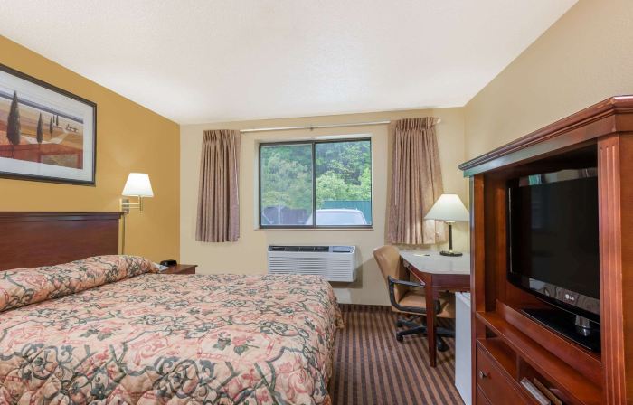 Super 8 by Wyndham la Vale/Cumberland Area