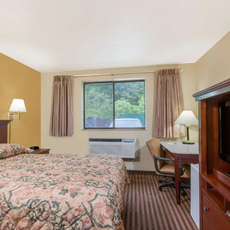 Super 8 by Wyndham la Vale/Cumberland Area Отели в г. Ла Вейл