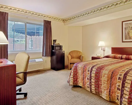 Days Inn by Wyndham Cleveland Lakewood Hotels in Lakewood
