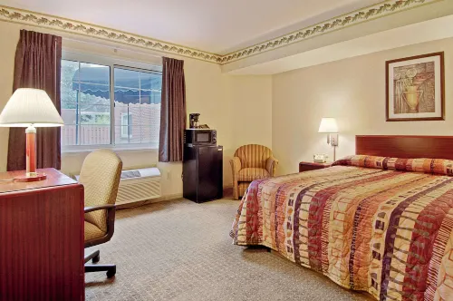 Days Inn by Wyndham Cleveland Lakewood - Wifi
