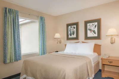 Days Inn & Suites by Wyndham Bridgeport - Clarksburg Hotels in Clarksburg