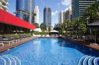 Royal on the Park - Pool