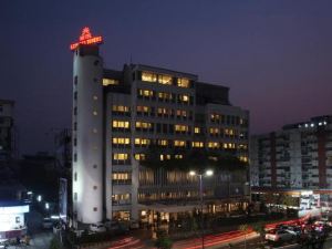 Express Towers Hotel