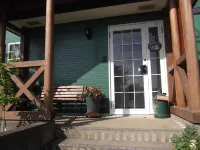 Pension Green Lake Hotels in Ґудзьо