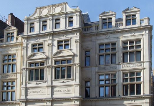 4. 더 Z 호텔 쇼..