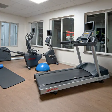 Holiday Inn Express & Suites FRESNO SOUTH by IHG