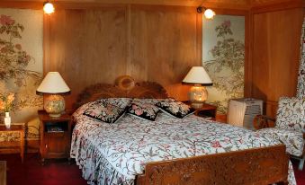 WelcomHeritage Gurkha Houseboats - Housity