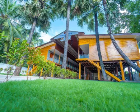 Havana Club Resort Hotels in Trincomalee