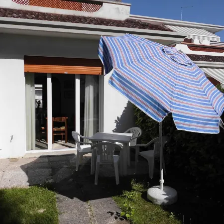 Cozy Villa with Private Garden - Beahost