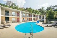 Days Inn by Wyndham Asheville Downtown North Hotels in Marshall