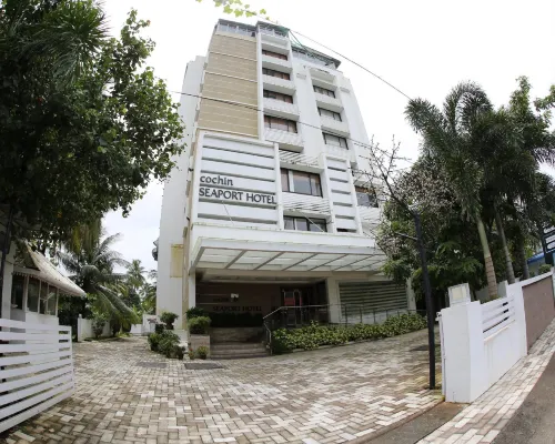 Cochin Seaport Hotel Hotels near بولغاتي