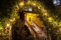 Boho Manor Hotels in Jenner